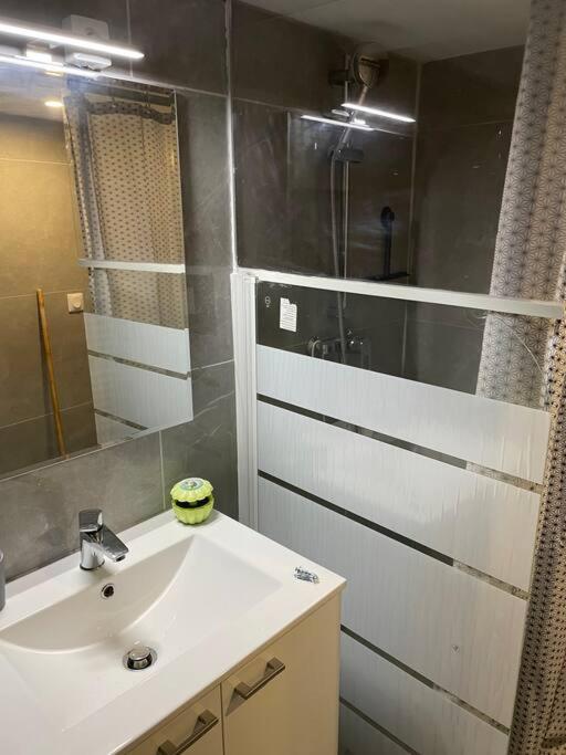 Appartement Confortable - Opera - Place De La Madeleine - Saint Martin - 4 Pers باريس المظهر الخارجي الصورة